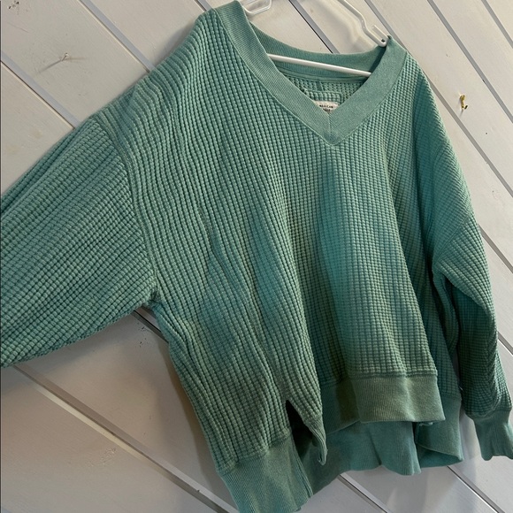 AMERICAN EAGLE OUTFITTERS V-Neck Oversized Waffle Sweater - Picture 3 of 8